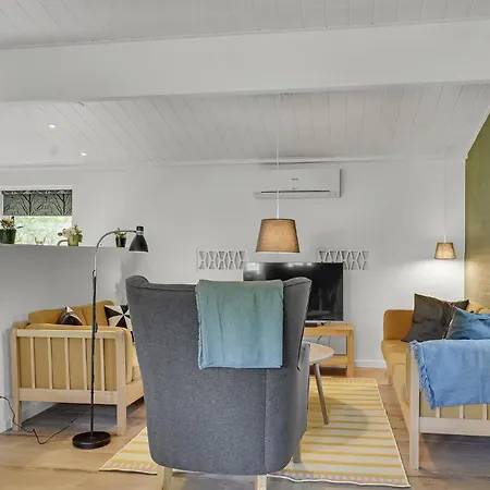 3 Bedroom Awesome In בית נופש *